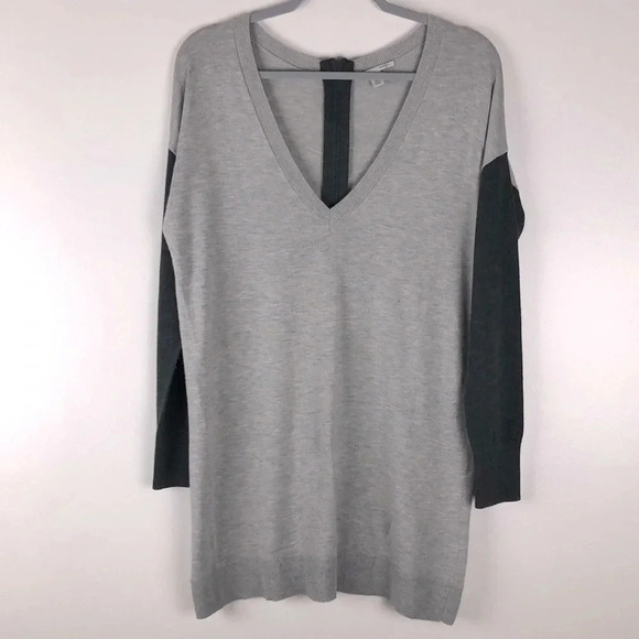 Halogen V-Neck Back Zip Tunic Gray&Black Sweater - Picture 3 of 9